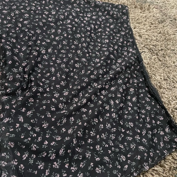 H&M divided mini skirt - Picture 2 of 5